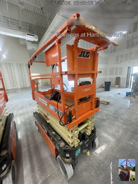 2021 JLG ES1932