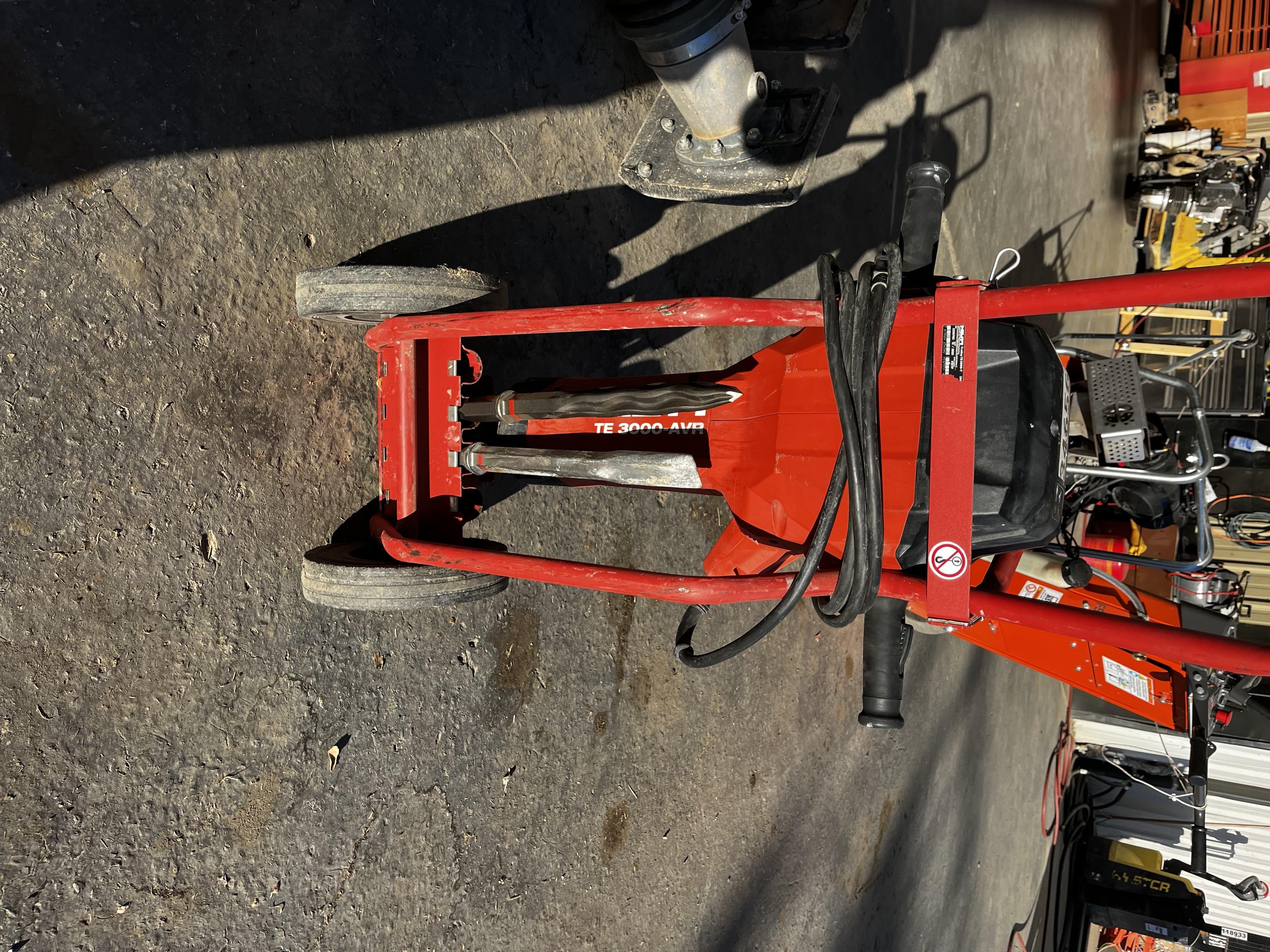 2023 HILTI TE 3000-AVR