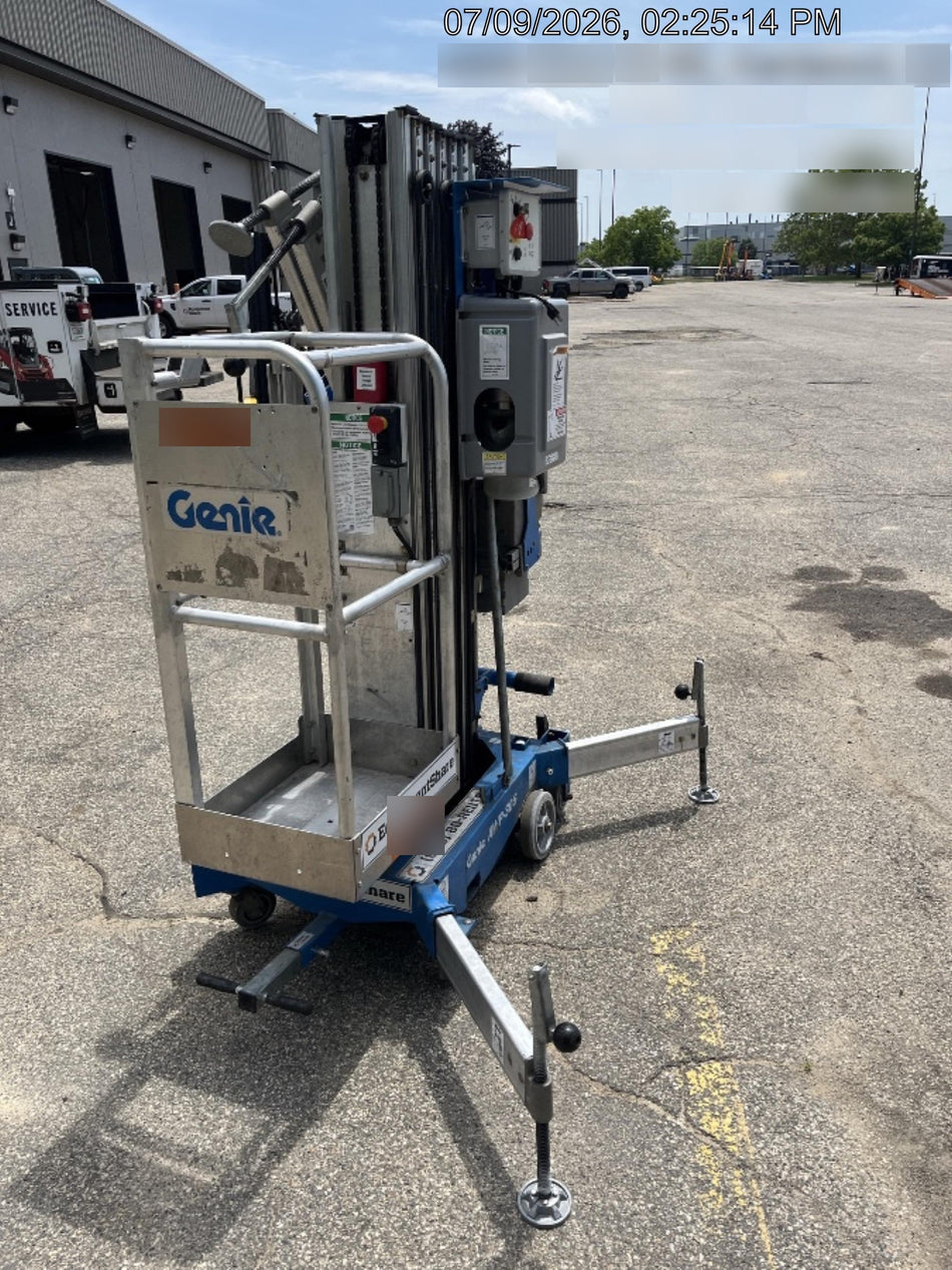 2018 GENIE AWP-30S