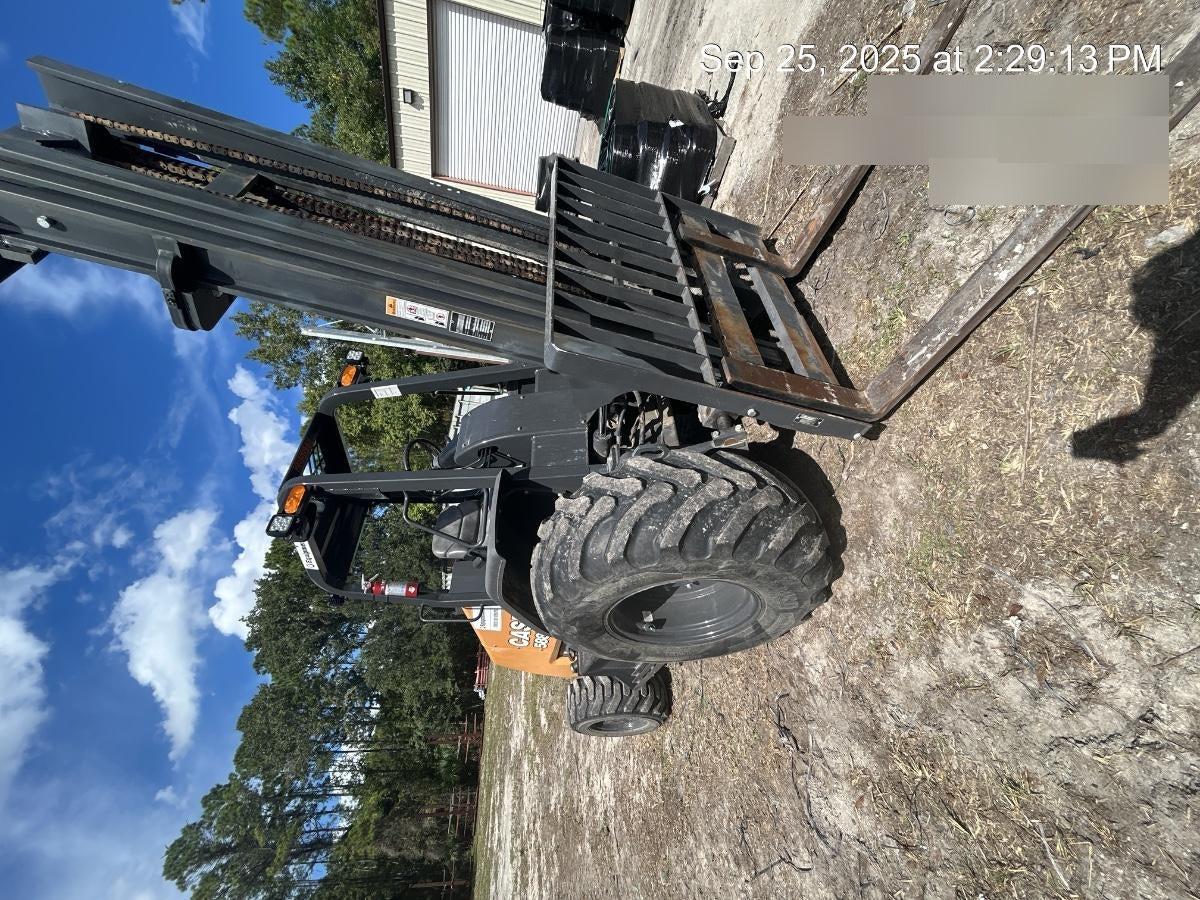 2023 CASE 588H