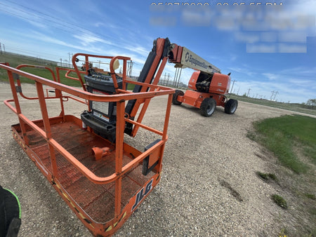 2022 JLG 660SJ