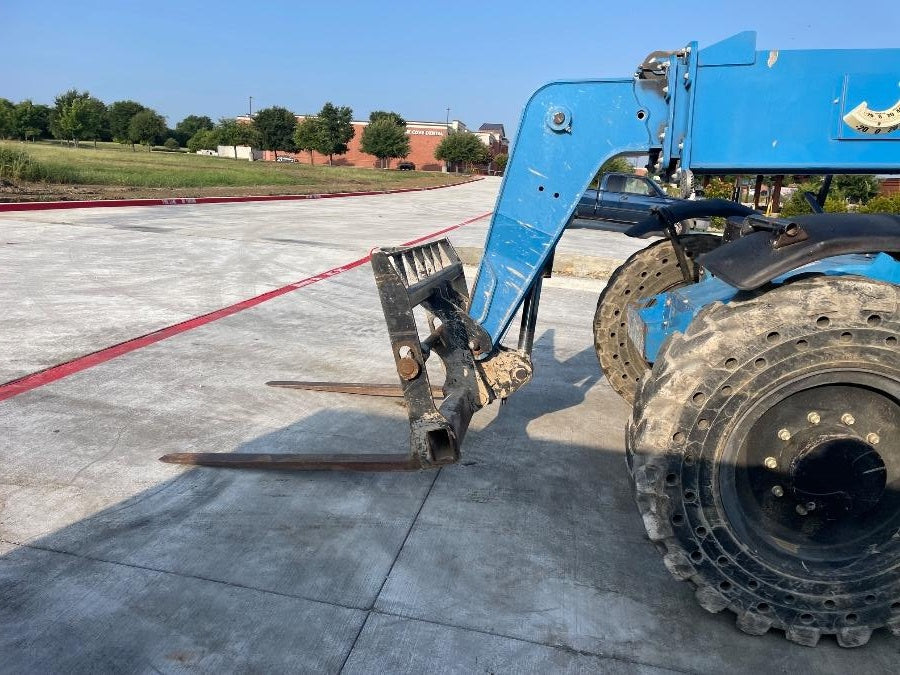 2017 Genie GTH-844 Solid Tires, Open Cab