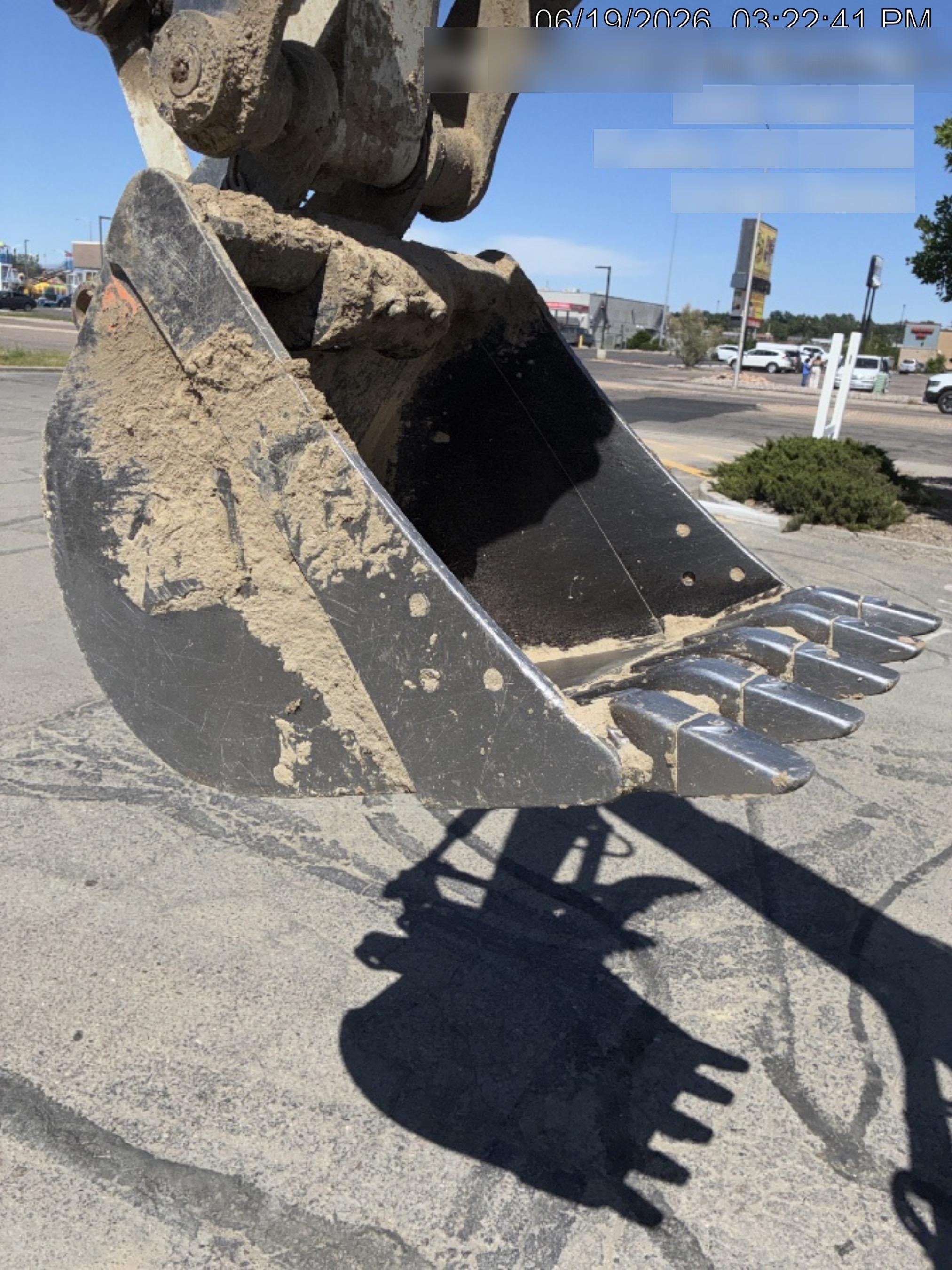 2025 TAKEUCHI 24" Bucket Takeuchi