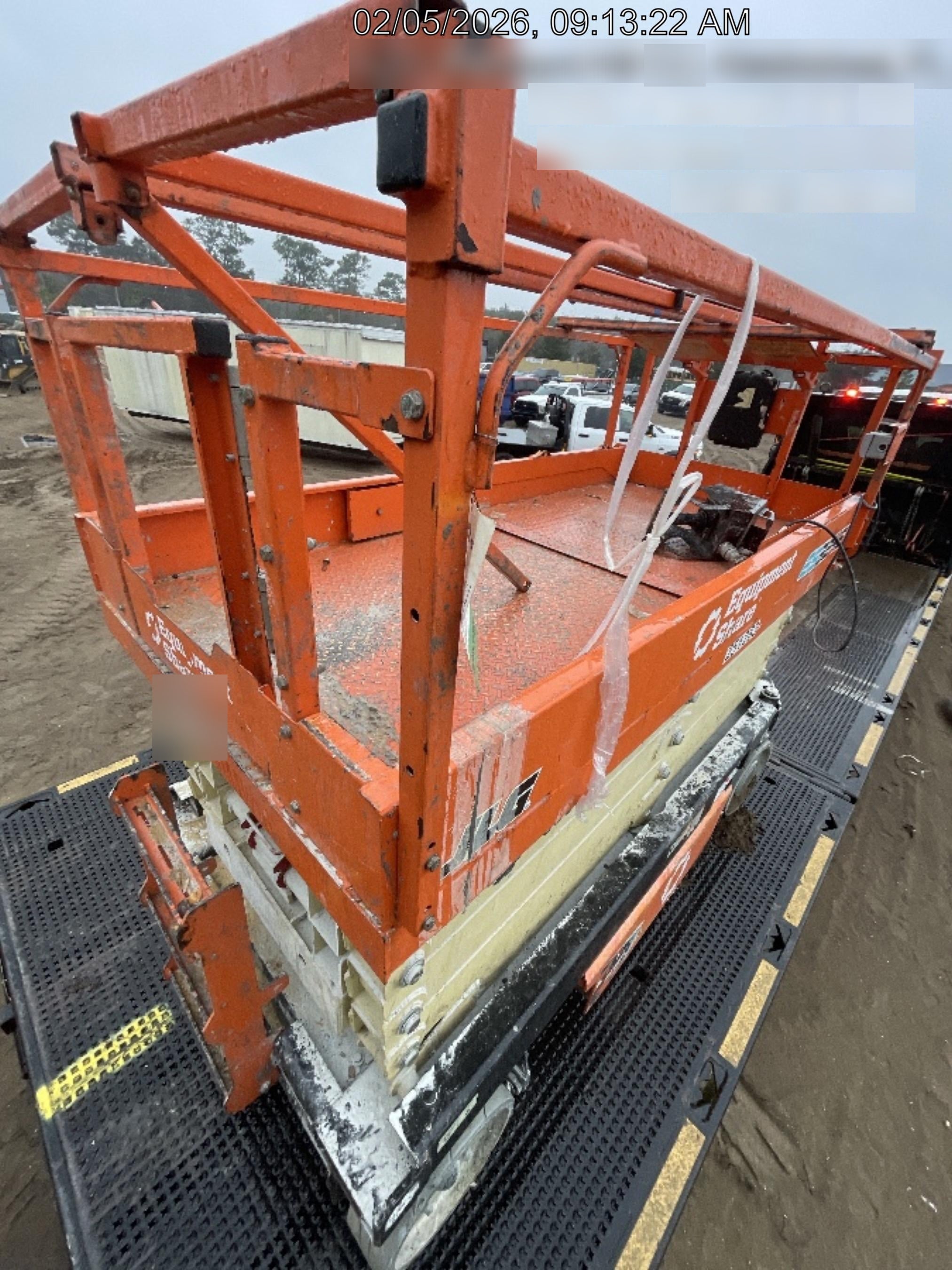 2022 JLG ES3246