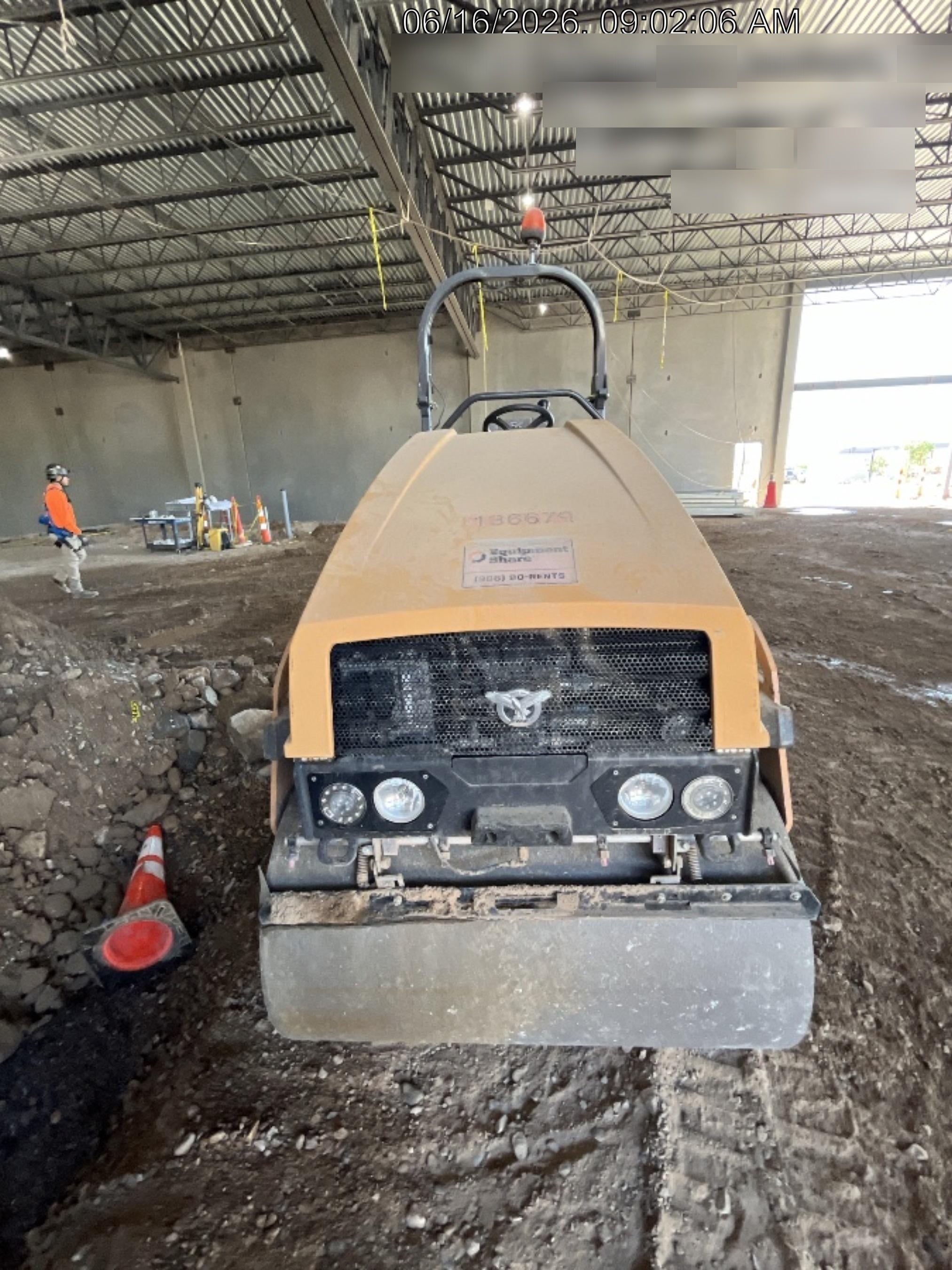 2021 CASE DV26E