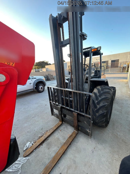 2023 CASE 588H