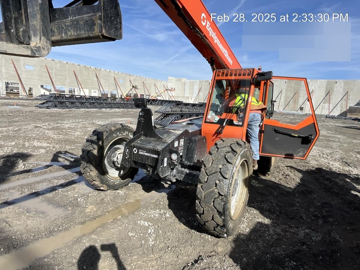 2024 SKYTRAK 8042