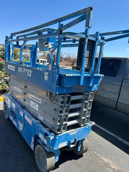2018 Genie GS-3232 Genie GS-3232 w/Folding rails, Half height swing gate