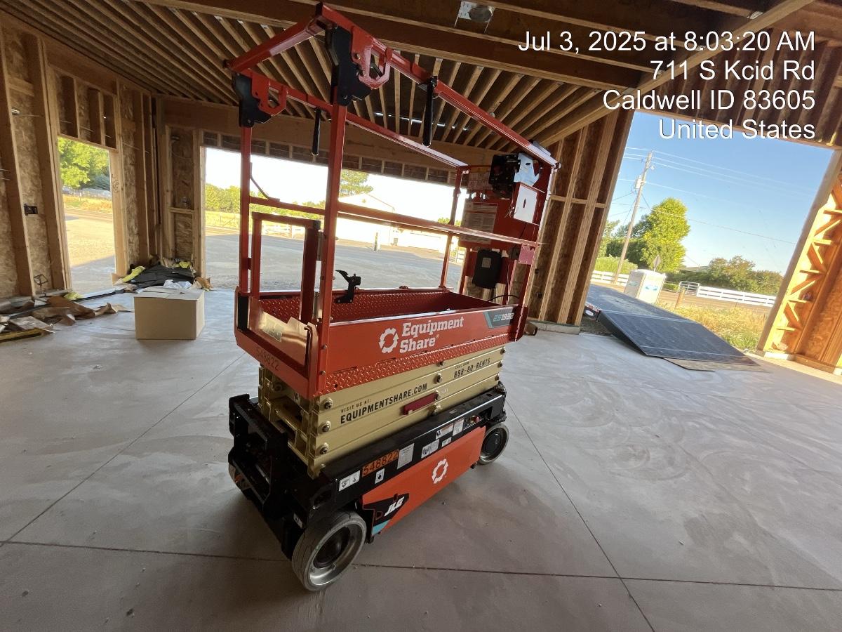 2025 JLG ES1932