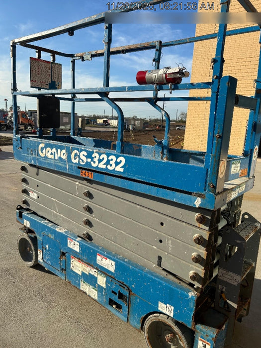 2017 Genie GS-3232 Genie GS3232 Narrow 32' Scissor Lift