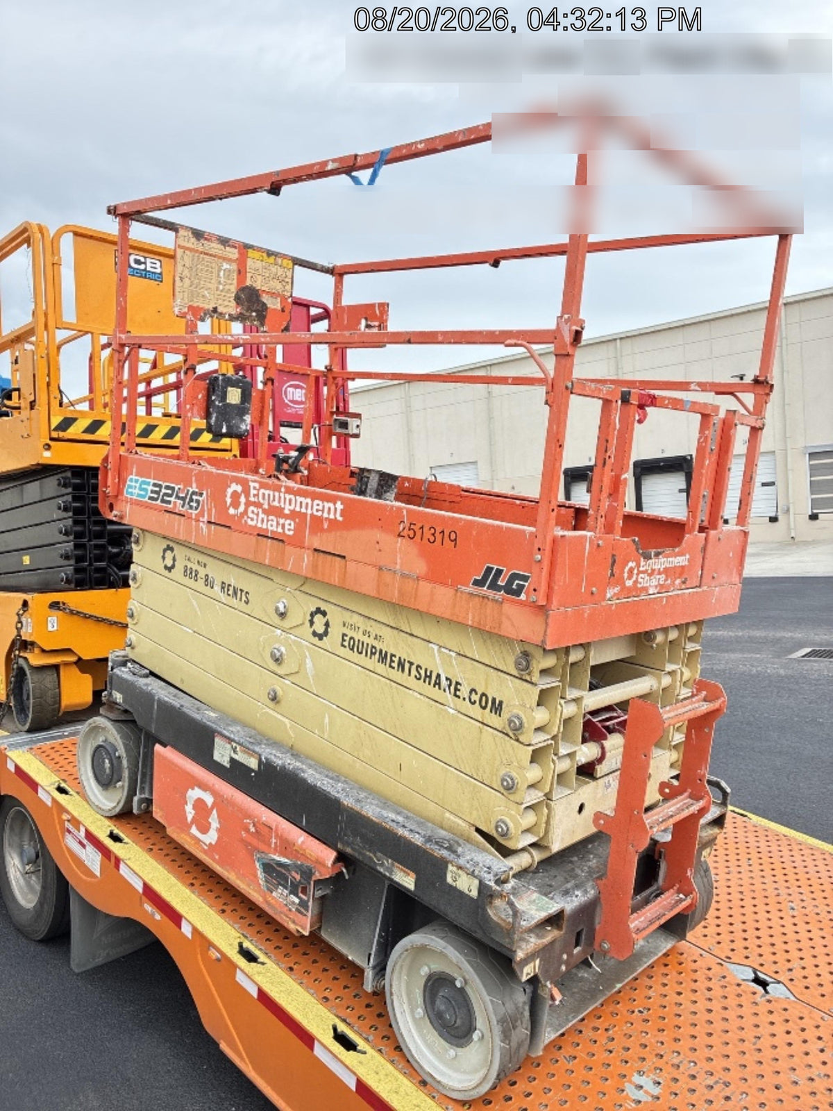 2022 JLG ES3246