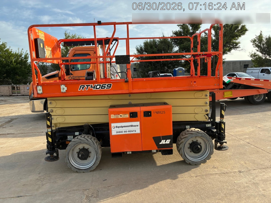2021 JLG RT4069