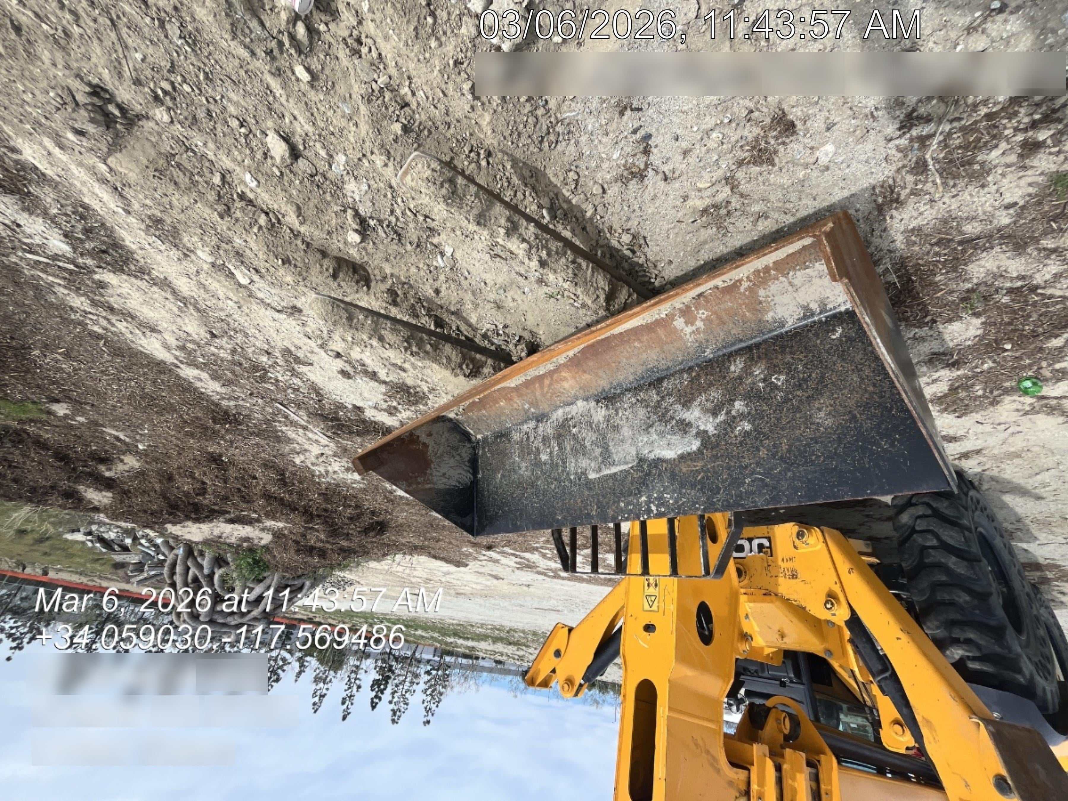 2025 JLG 1001100823