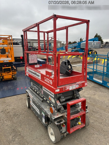2020 Skyjack SJIII-3219 Solid NM Tires, Half height spring hinged entry gate, Dual Beacons, 800W Inverter