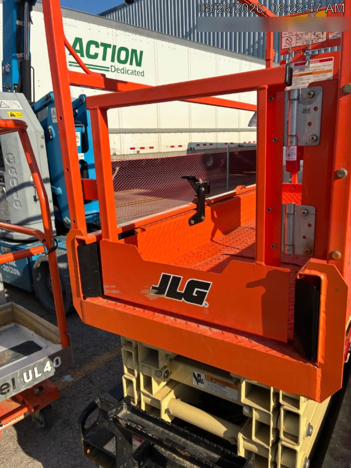 2025 JLG ES1932