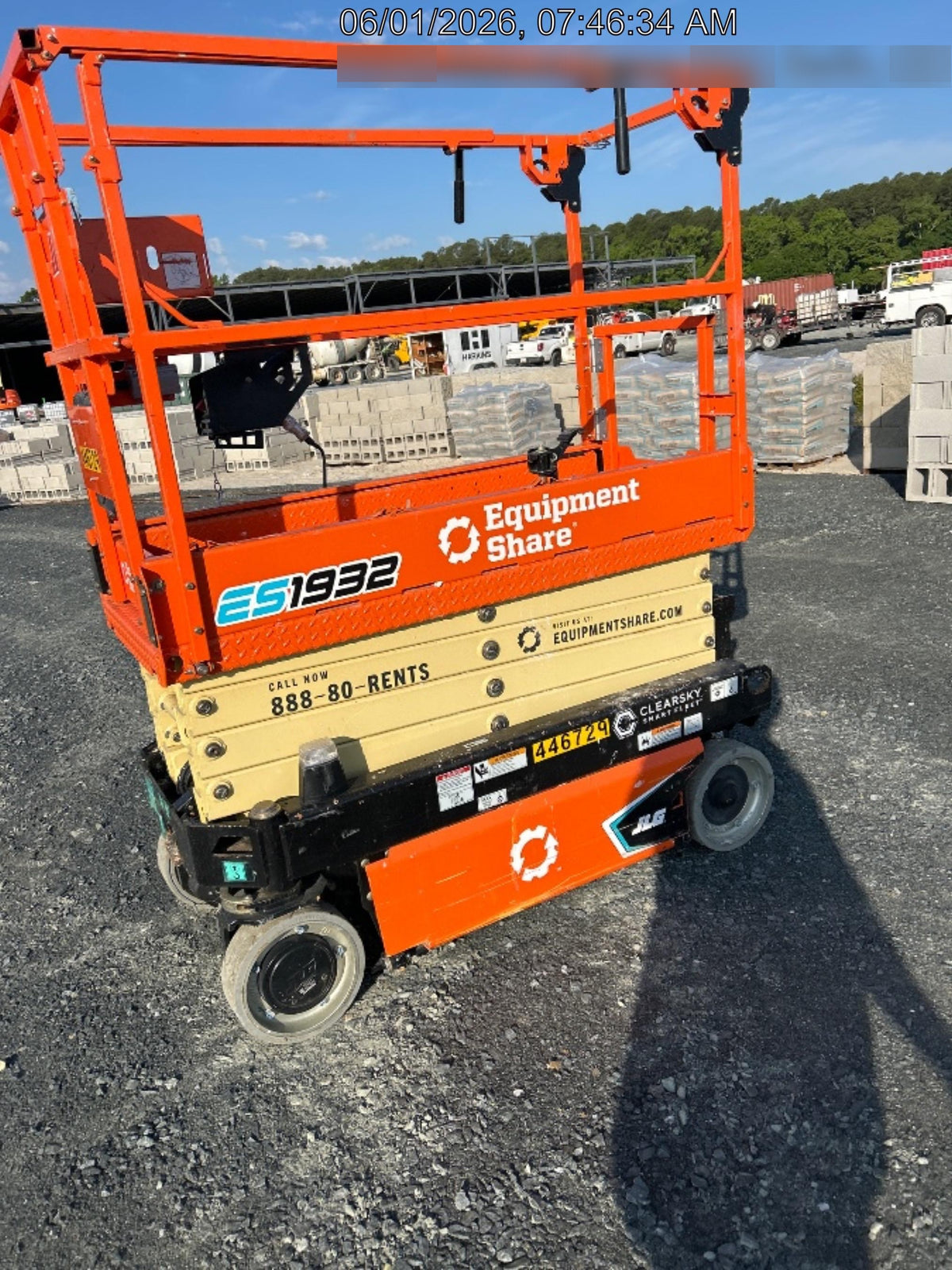 2024 JLG ES1932