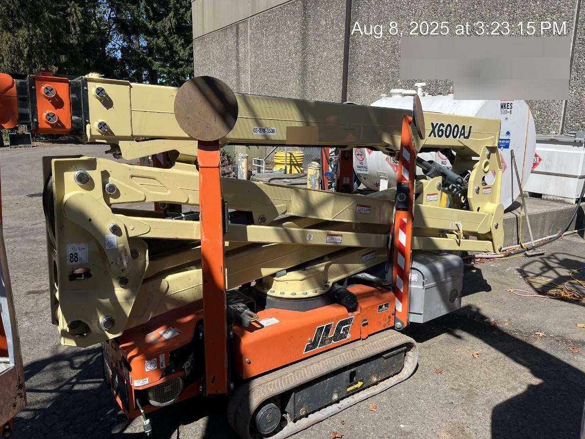 2019 JLG X600AJ