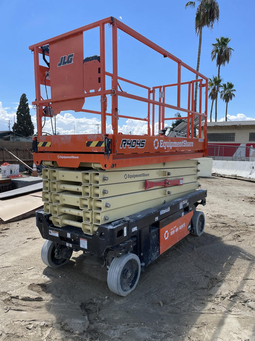 2022 JLG R4045