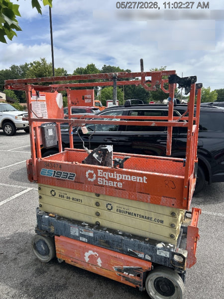 2023 JLG ES1932