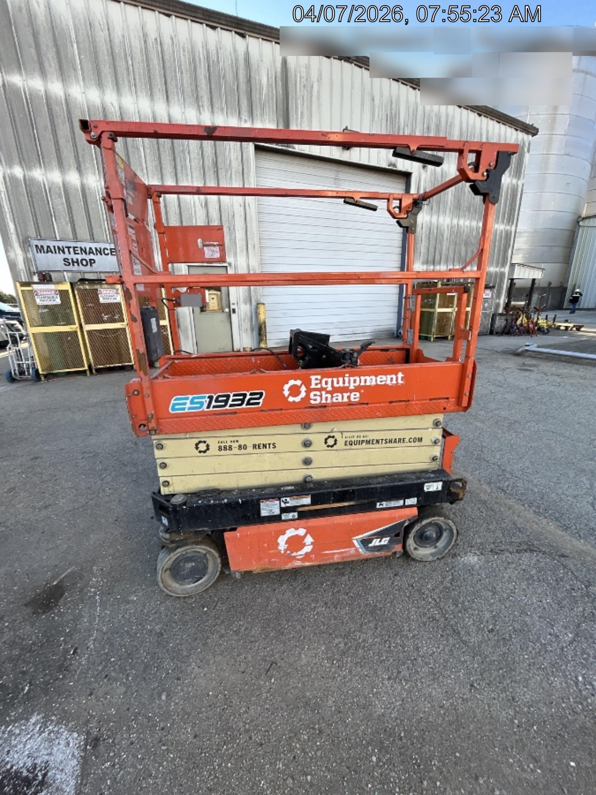 2022 JLG ES1932