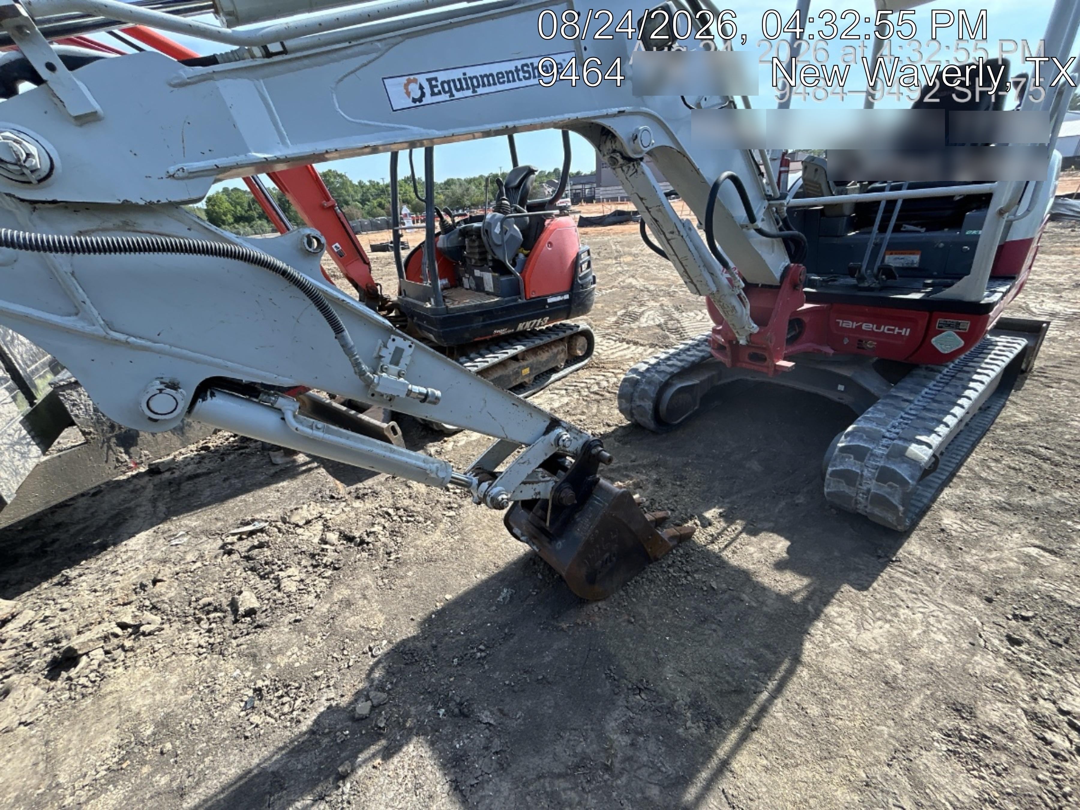 2021 TAKEUCHI TB235-2R
