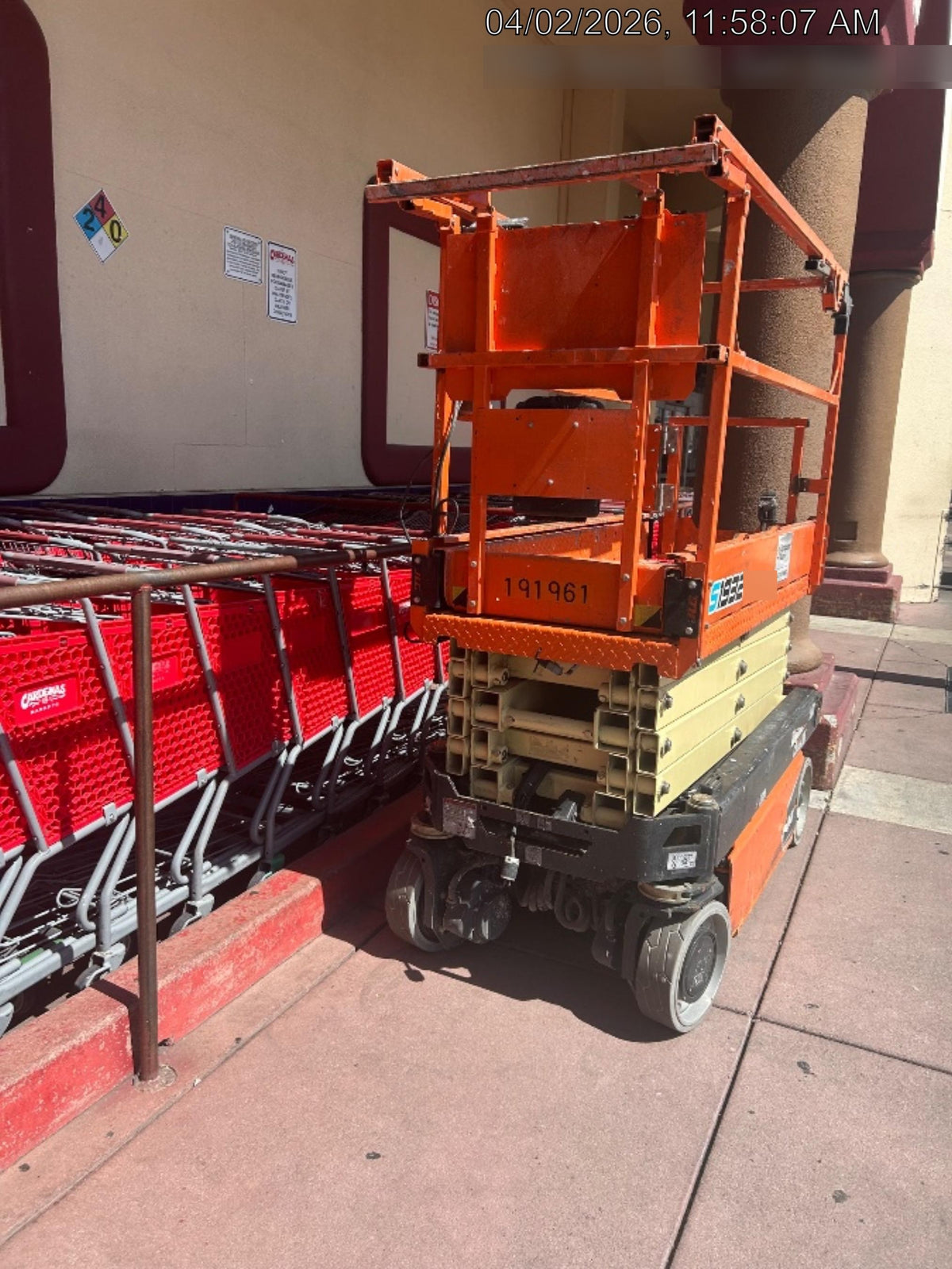 2021 JLG ES1932