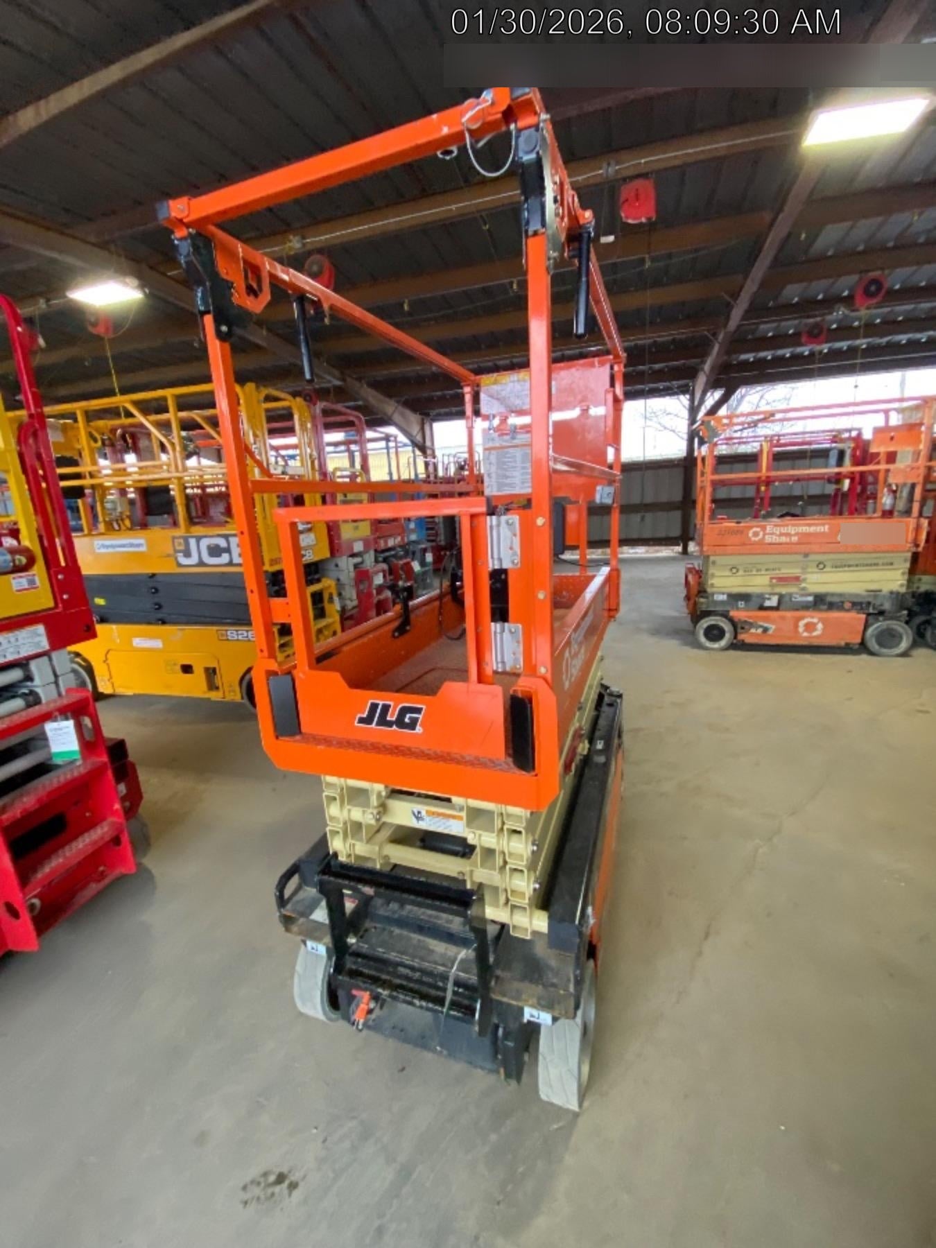 2025 JLG ES1932
