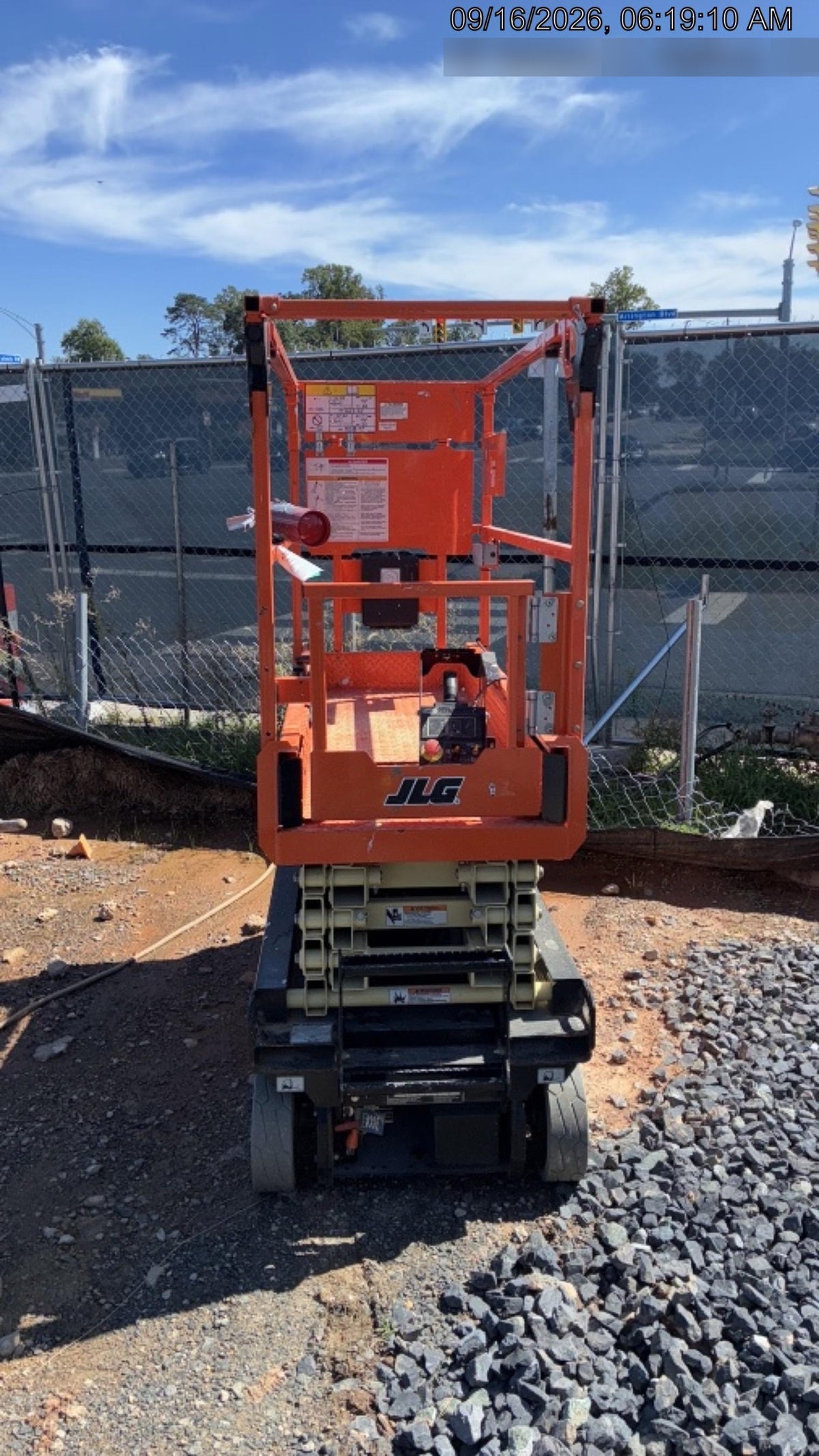 2024 JLG ES1932