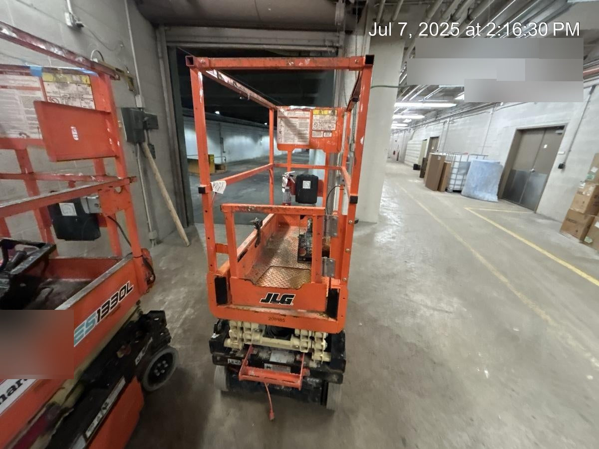 2022 JLG ES1330L