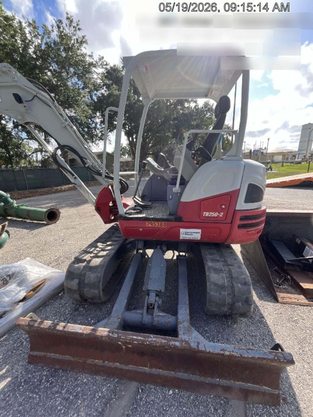 2023 TAKEUCHI TB250-2R