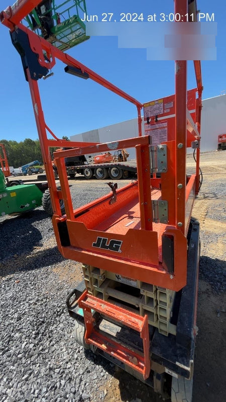 2022 JLG ES1932