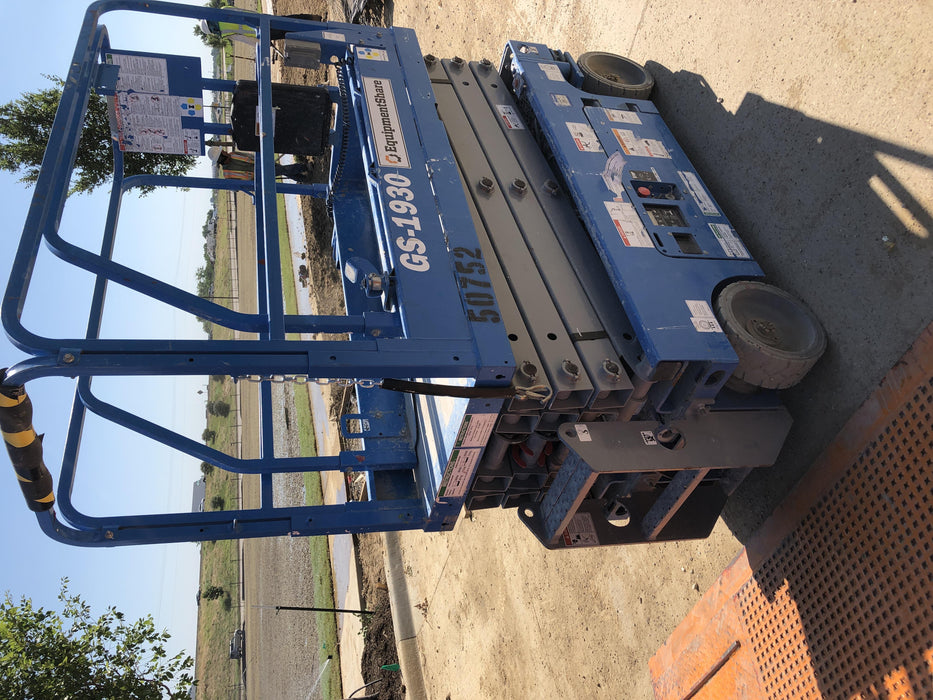 2019 Genie GS-1930 Fixed Rails with Chain Entry