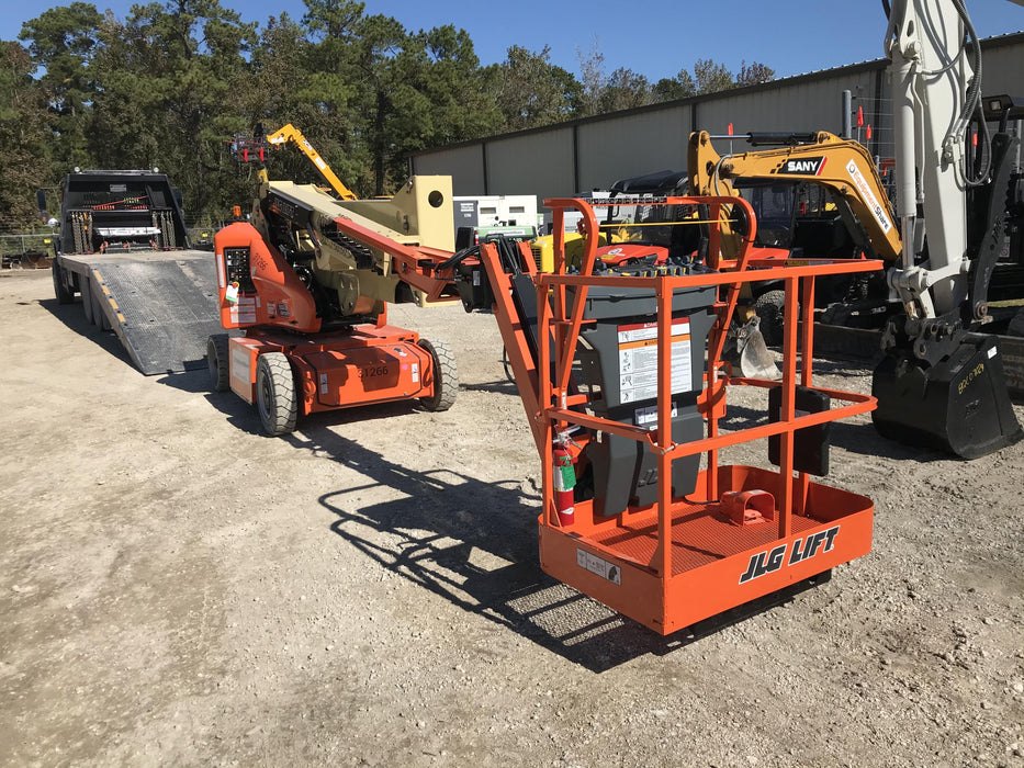 2019 JLG E400AJPN