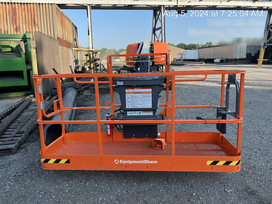 2023 JLG 660SJ