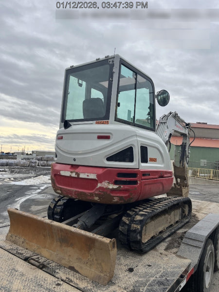 2022 TAKEUCHI TB235-2CR