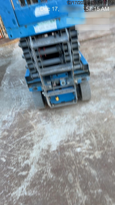 2019 Genie GS-2632 Folding rails with half height swing gate