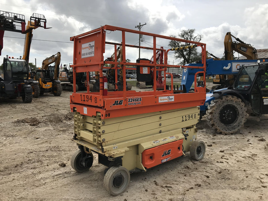 2016 JLG 3246ES