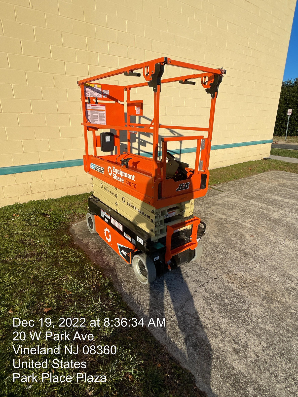 2022 JLG ES1932