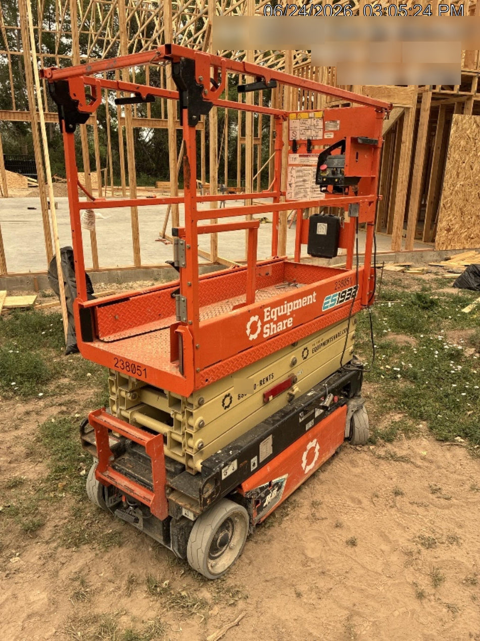 2022 JLG ES1932