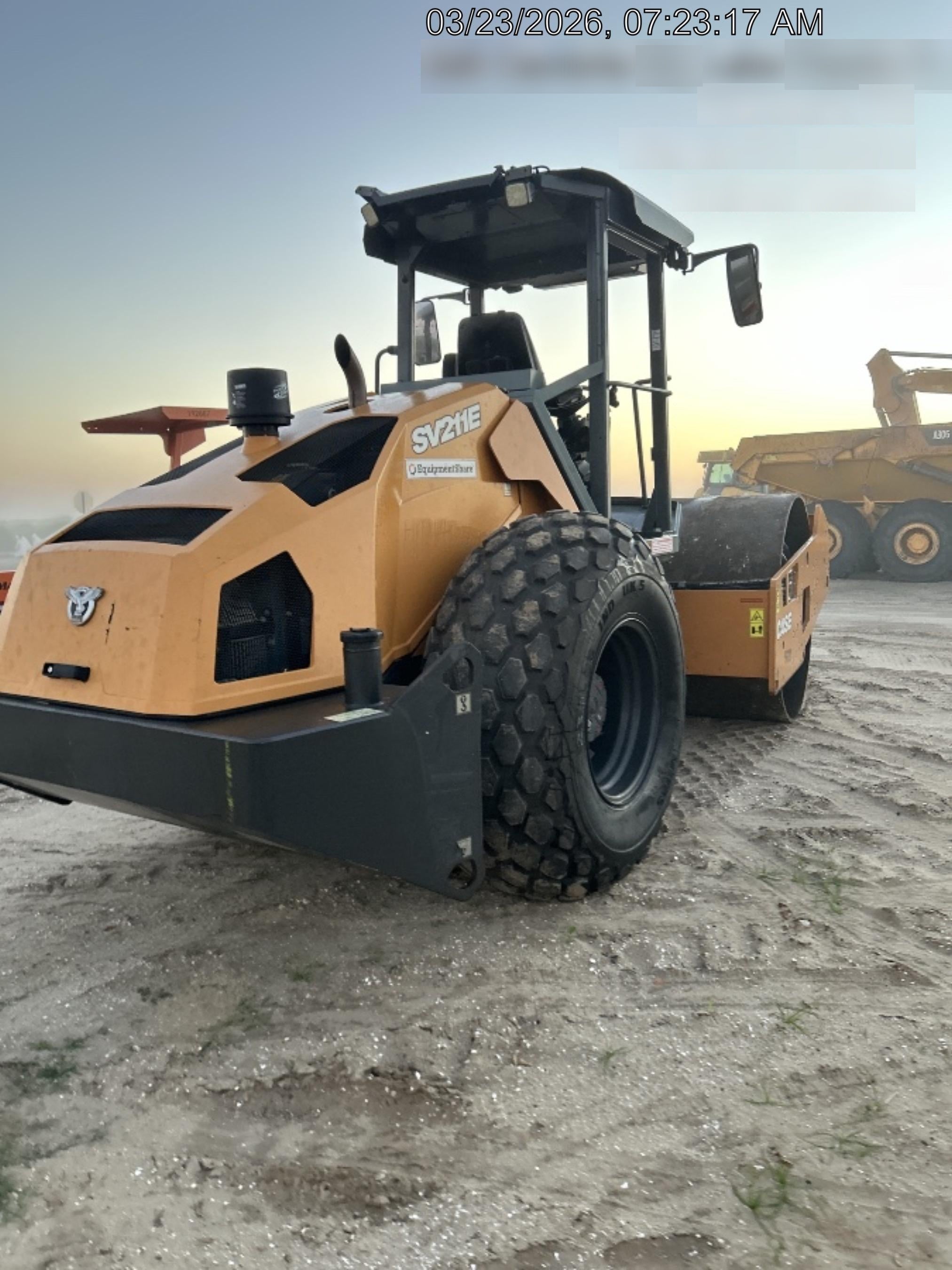 2021 CASE SV211E