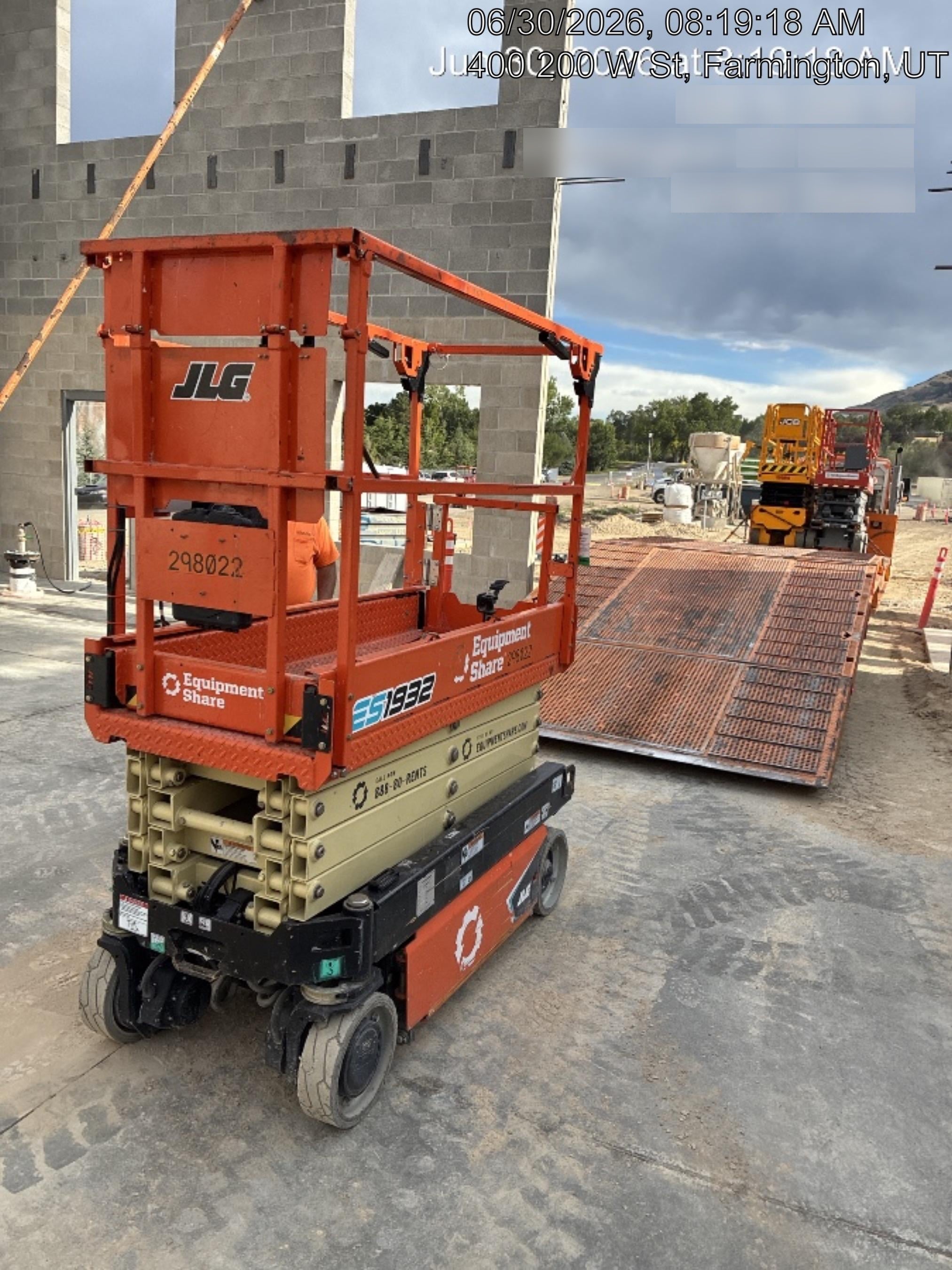 2023 JLG ES1932