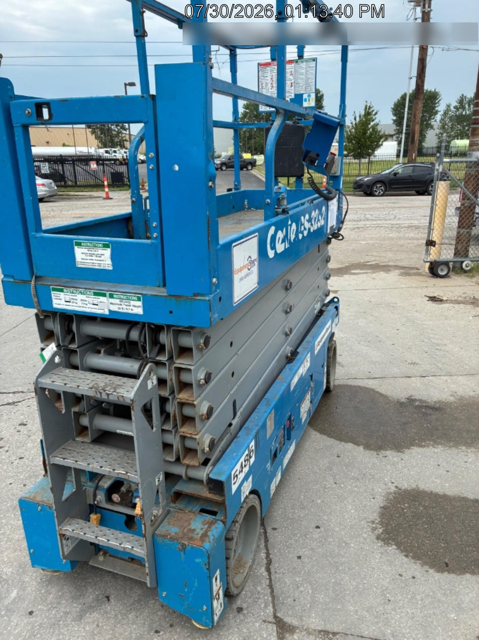 2017 Genie GS-3232 Genie GS3232 32' Scissor Lift