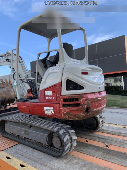 2021 TAKEUCHI TB235-2R