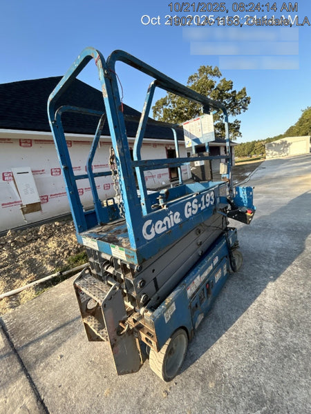 2017 Genie GS-1930 Genie GS-1930 Lift w/Fixed Rail and Chain Entry