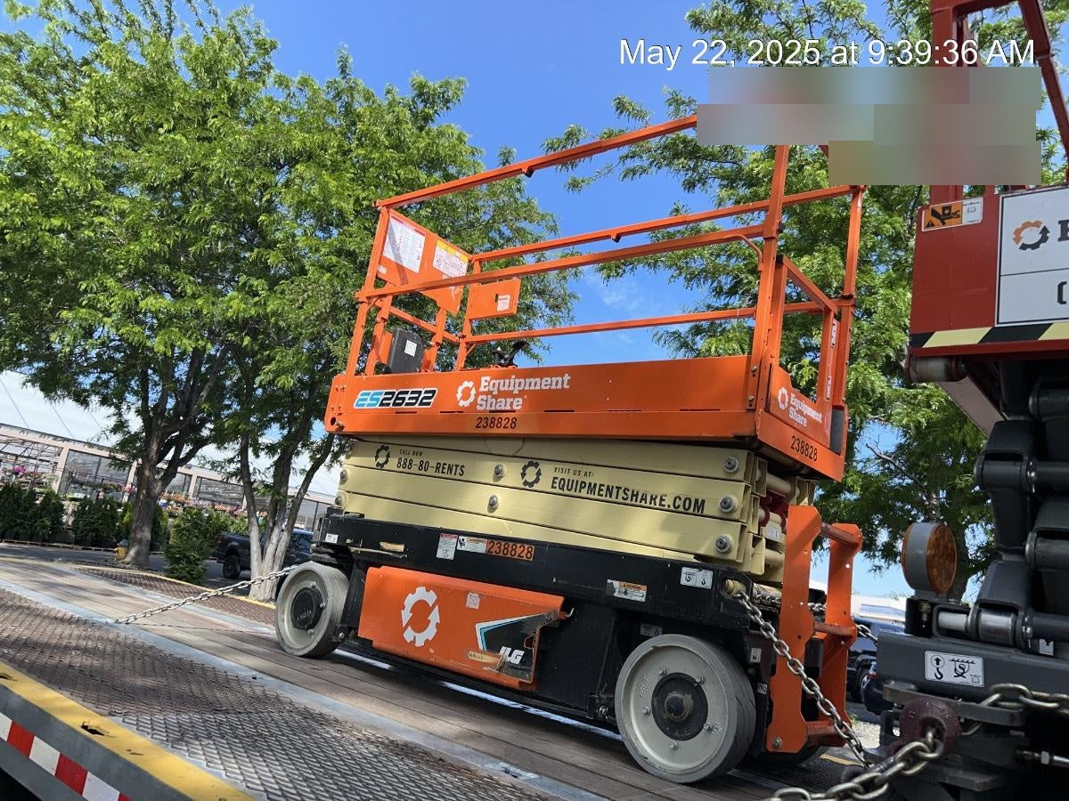2022 JLG ES2632