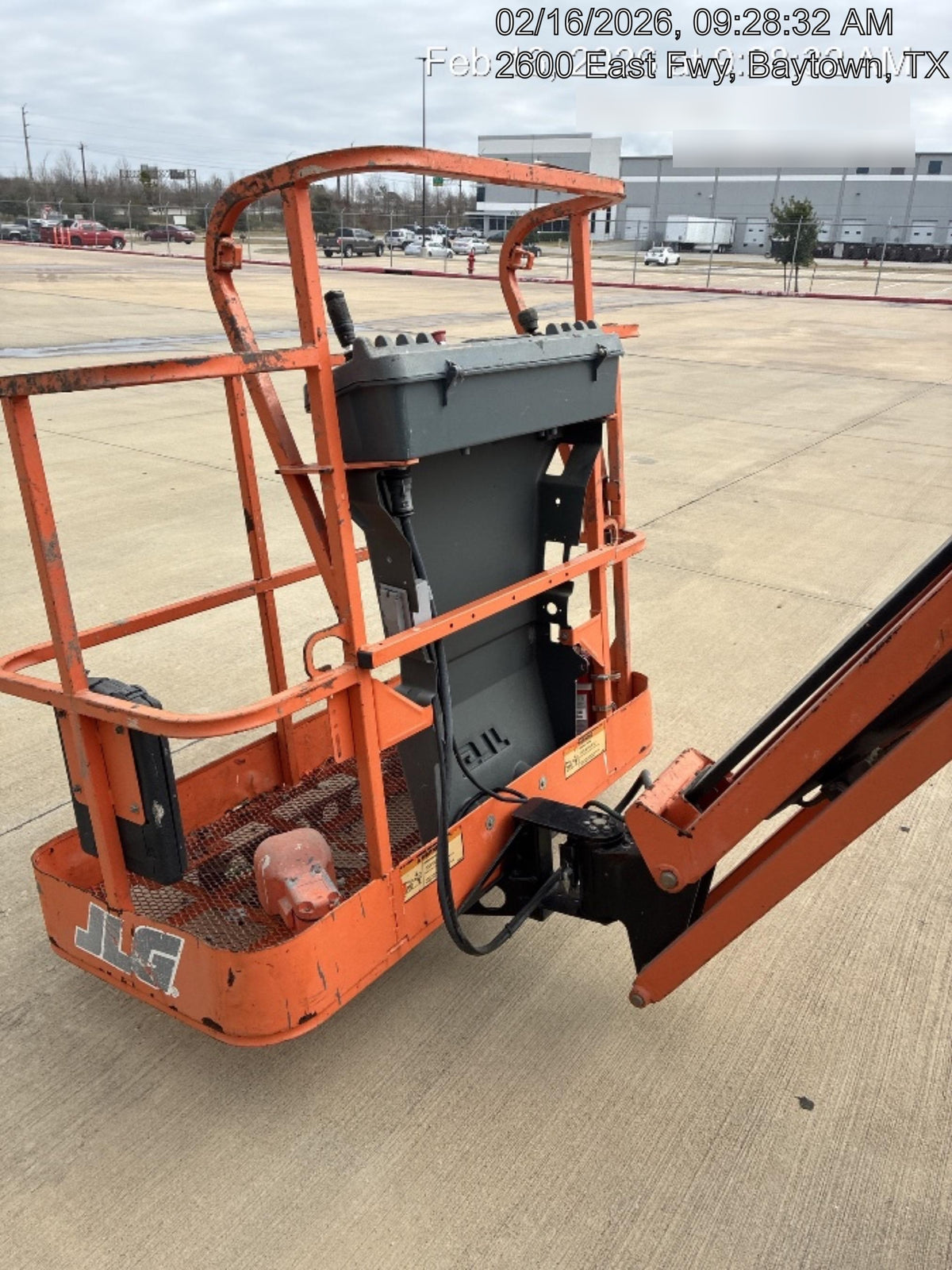 2016 JLG E450AJ