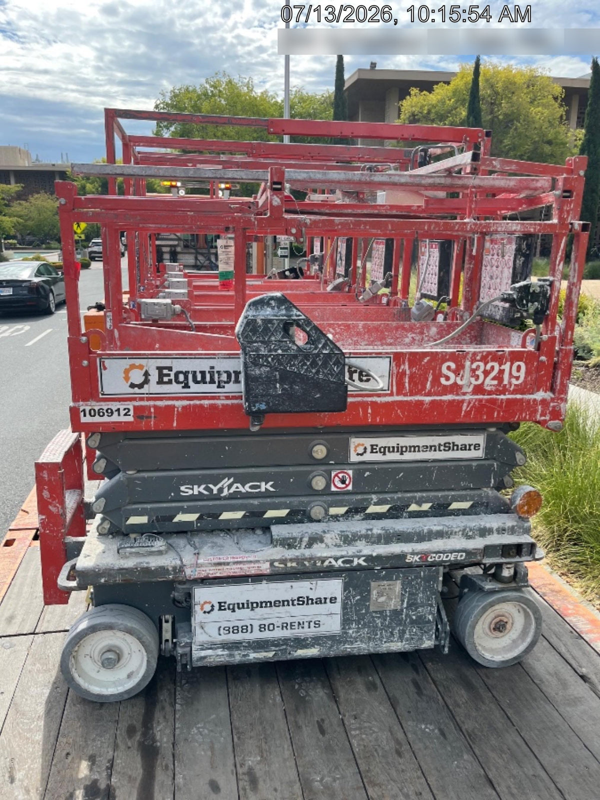 2020 Skyjack SJIII-3219 Solid NM Tires, Half height spring hinged entry gate, Dual Beacons, 800W Inverter