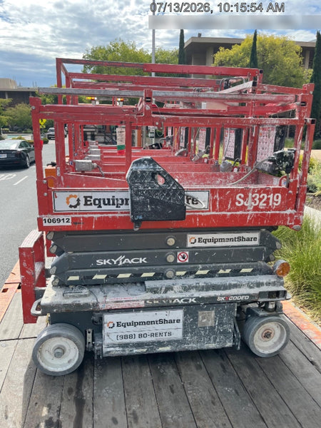2020 Skyjack SJIII-3219 Solid NM Tires, Half height spring hinged entry gate, Dual Beacons, 800W Inverter