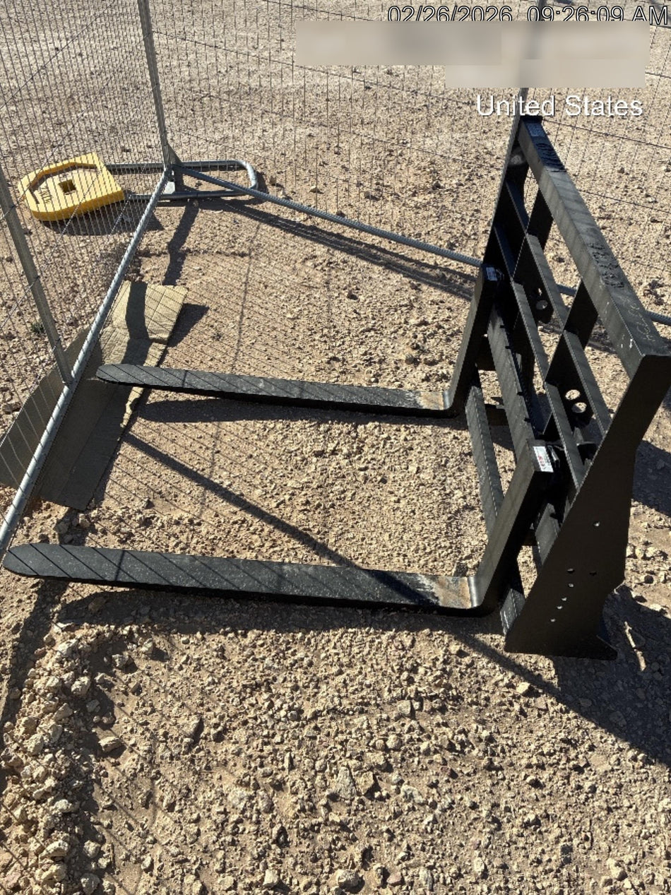 2025 ARROW MATERIAL HANDLING 48" Pallet Forks - Arrow