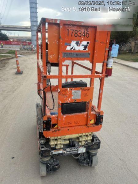 2021 JLG ES1330L